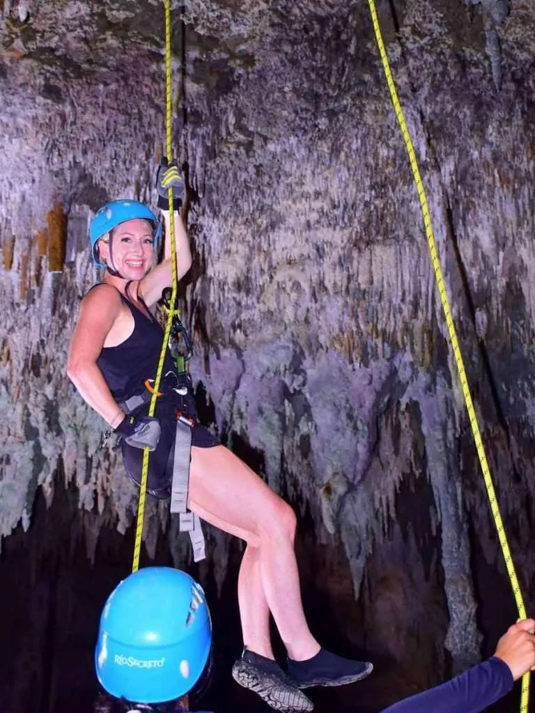Rio Secreto Rappelling