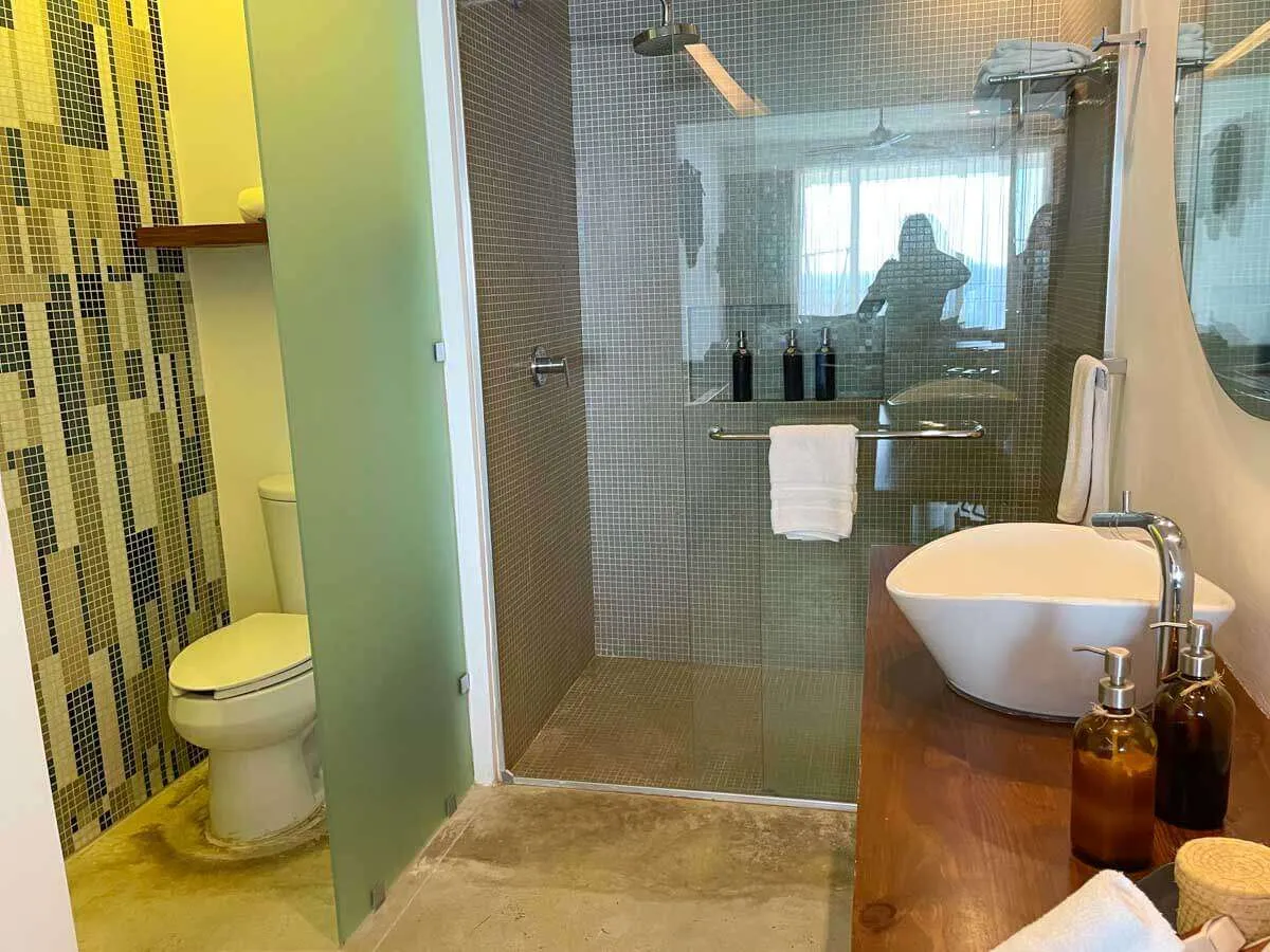 Bathroom of the Junior Suite Grand Guestroom at Hotel B Unique Cozumel