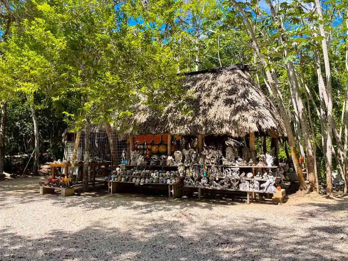 Cenote Taak Bi Ha Souvenir Shopping