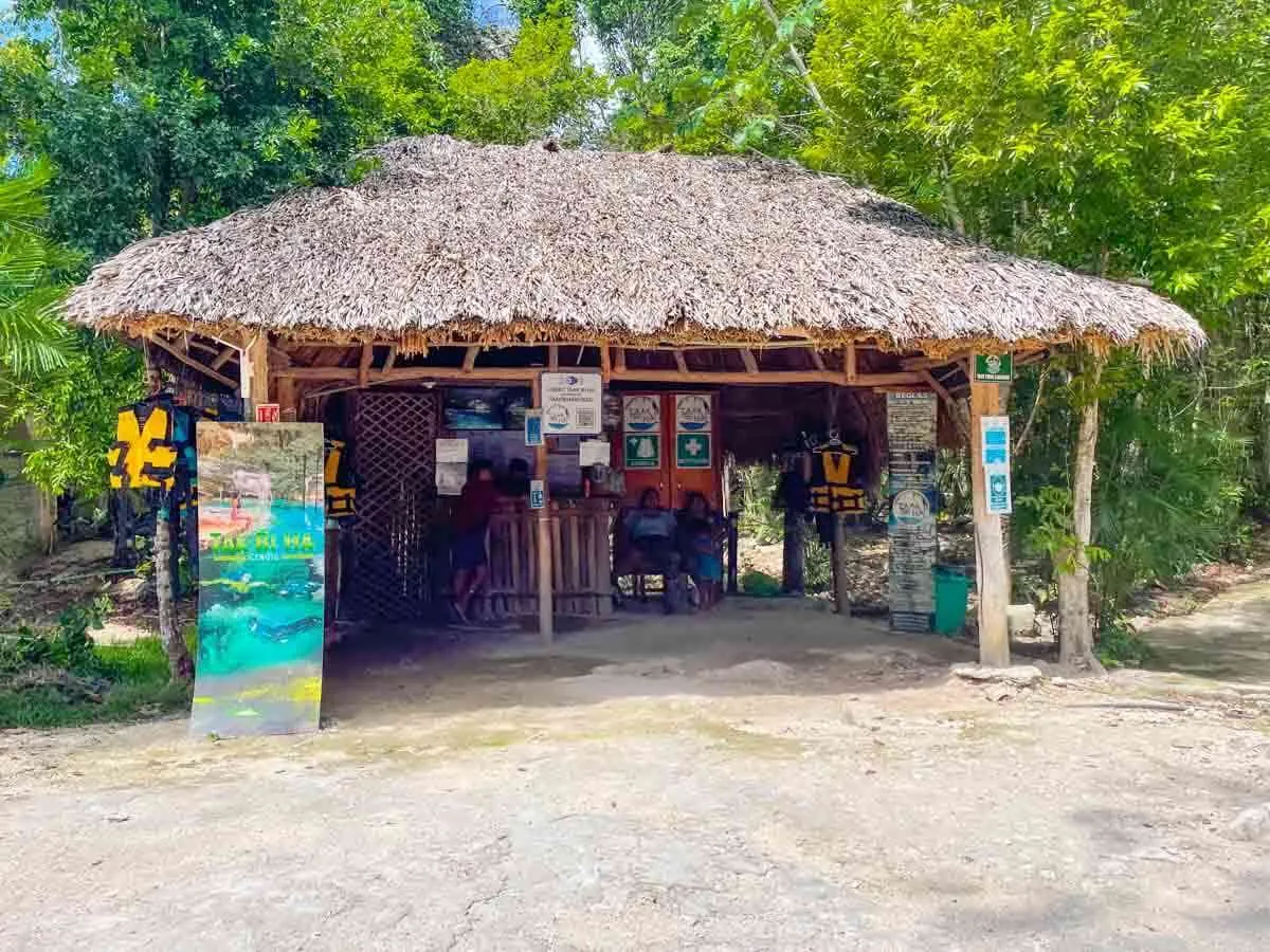 Cenote Taak Bi Ha Lobby